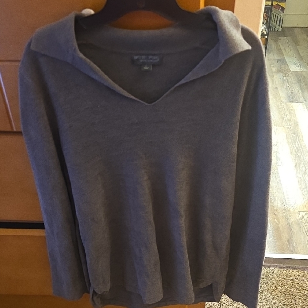 Barefoot Dreams Soft V-Neck Hoodie Sweater in Olive